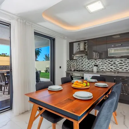 Sherbella ヴィラ フェティエ